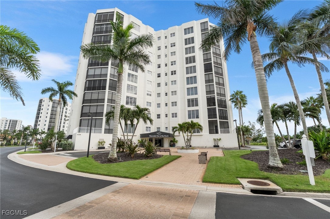 4198 Bay Beach Lane 126 — photo