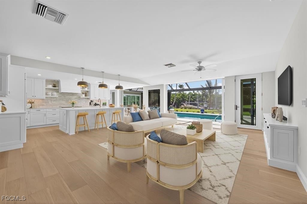 924 Kings Crown Drive — photo