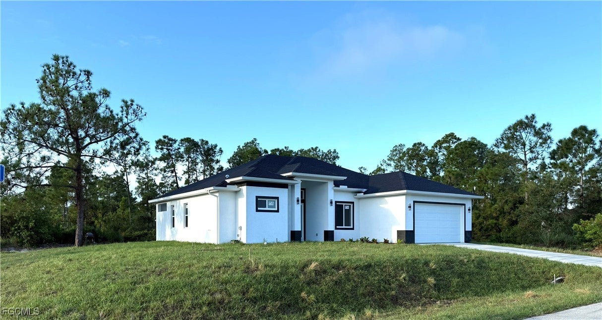 Home in Lehigh Acres, FL 33972 — photo 2