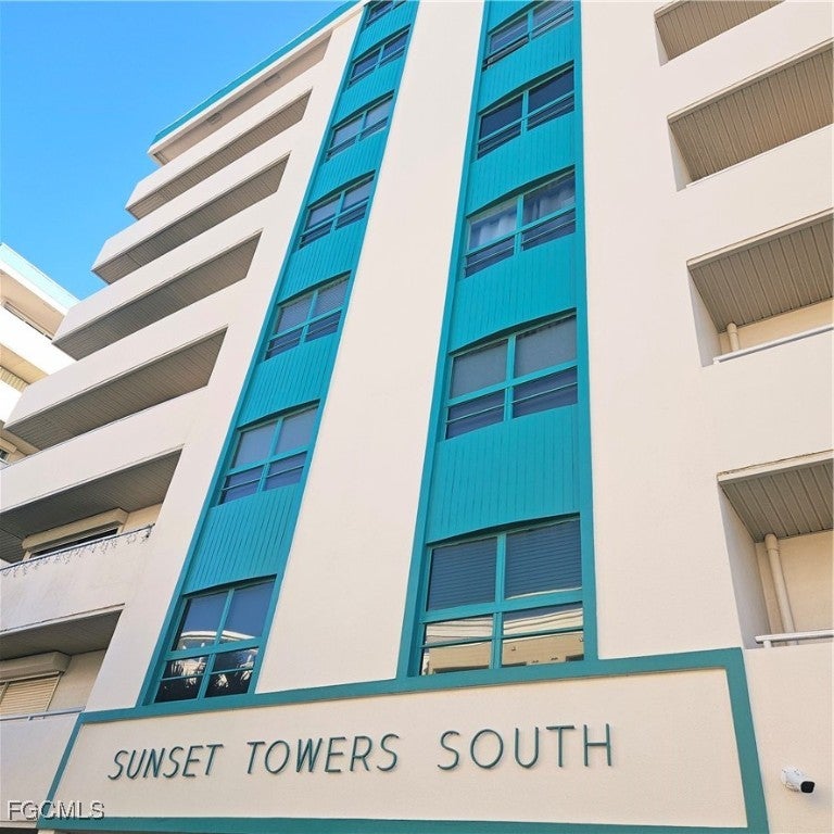 4807 Sunset Court 107 — photo