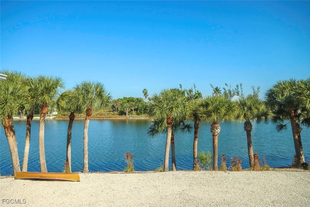 Home in Sanibel, FL 33957 — photo 2