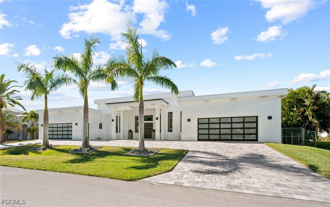 5324 Mayfair Court — photo