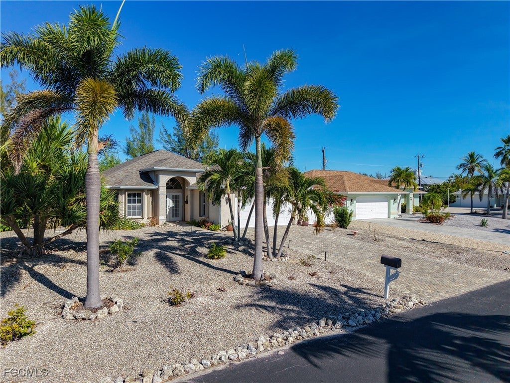 3472 Manatee Drive — photo
