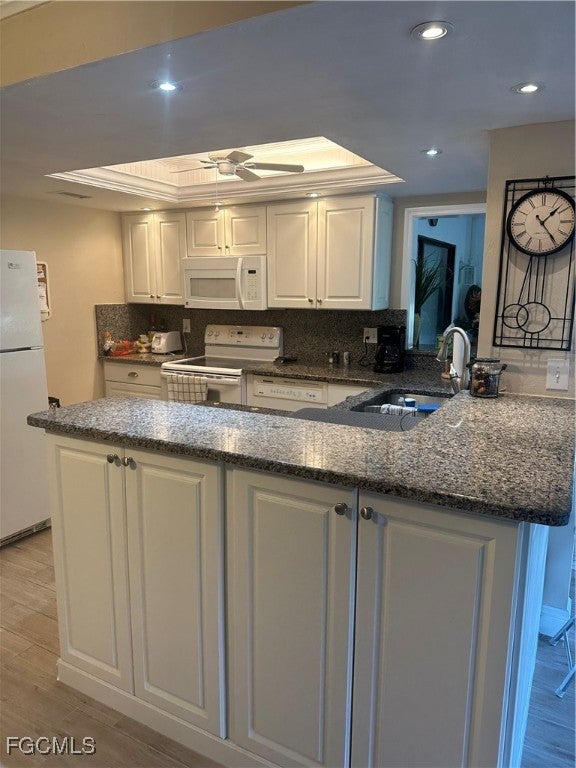 5770 Trailwinds Drive 211 — photo