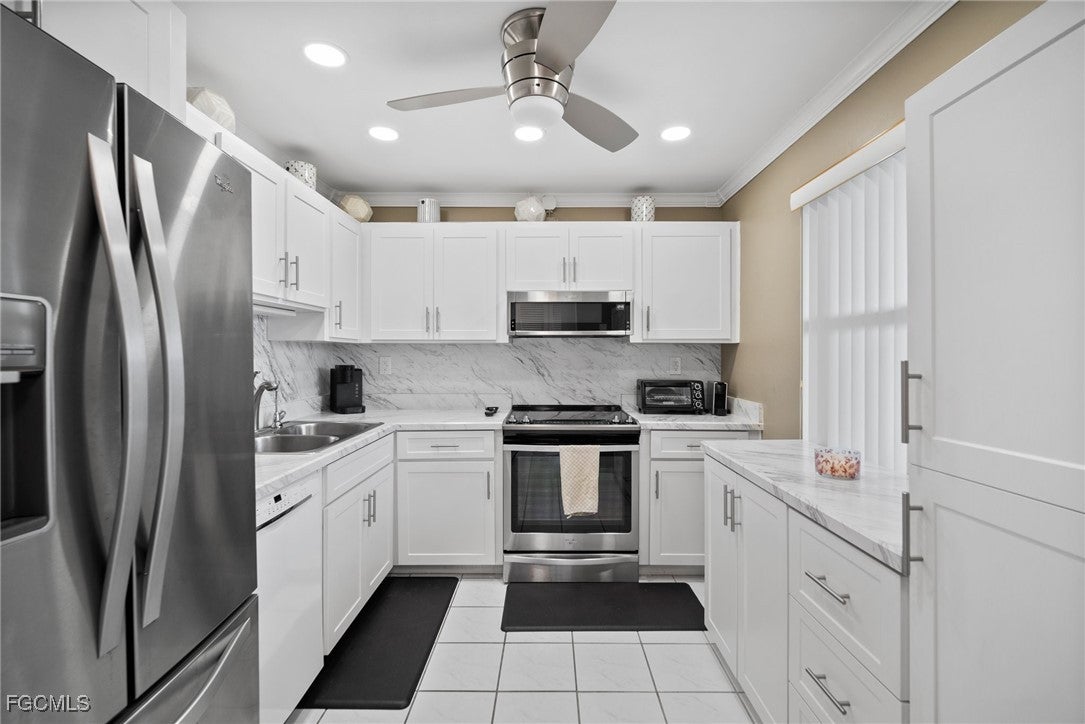 6102 Augusta Drive 302 — photo