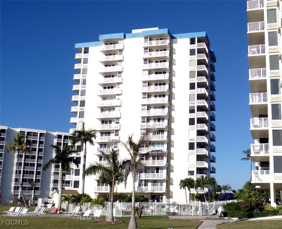 7330 Estero Boulevard 605 — photo