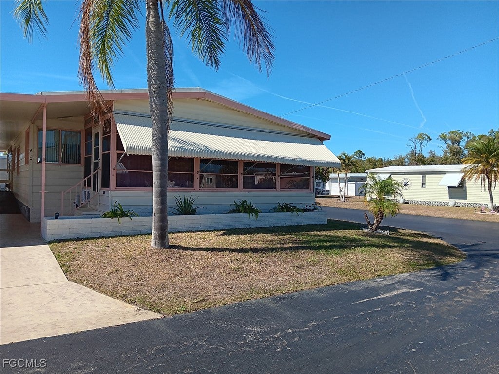 610 Friendly Place — photo