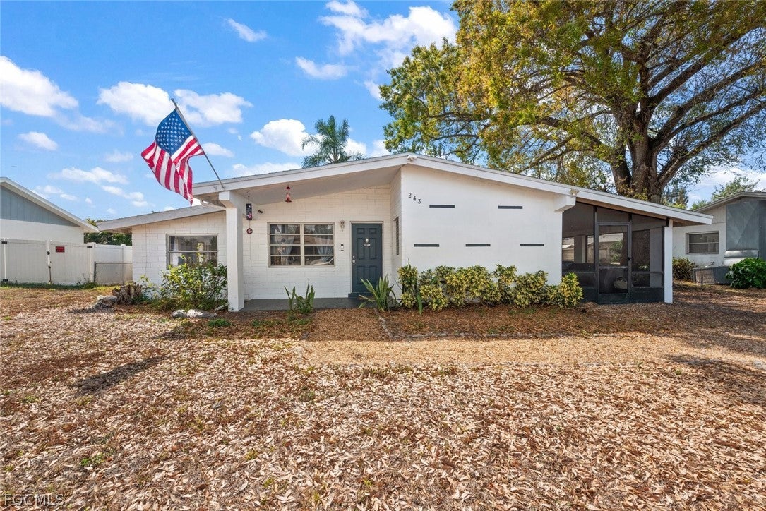 243 Lakeview Drive — photo