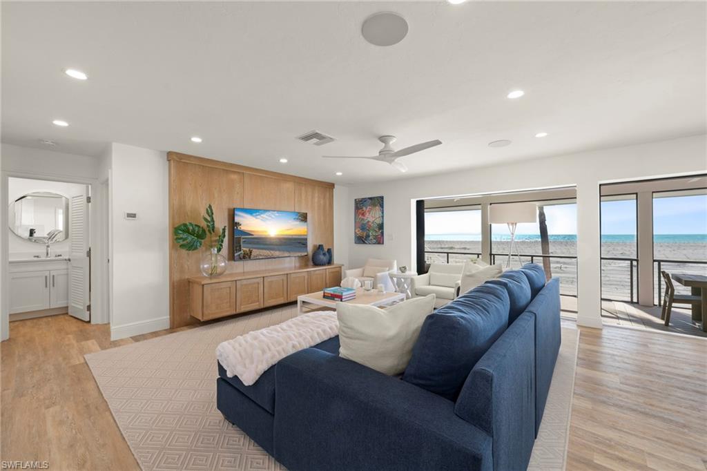 19 Beach Homes — photo