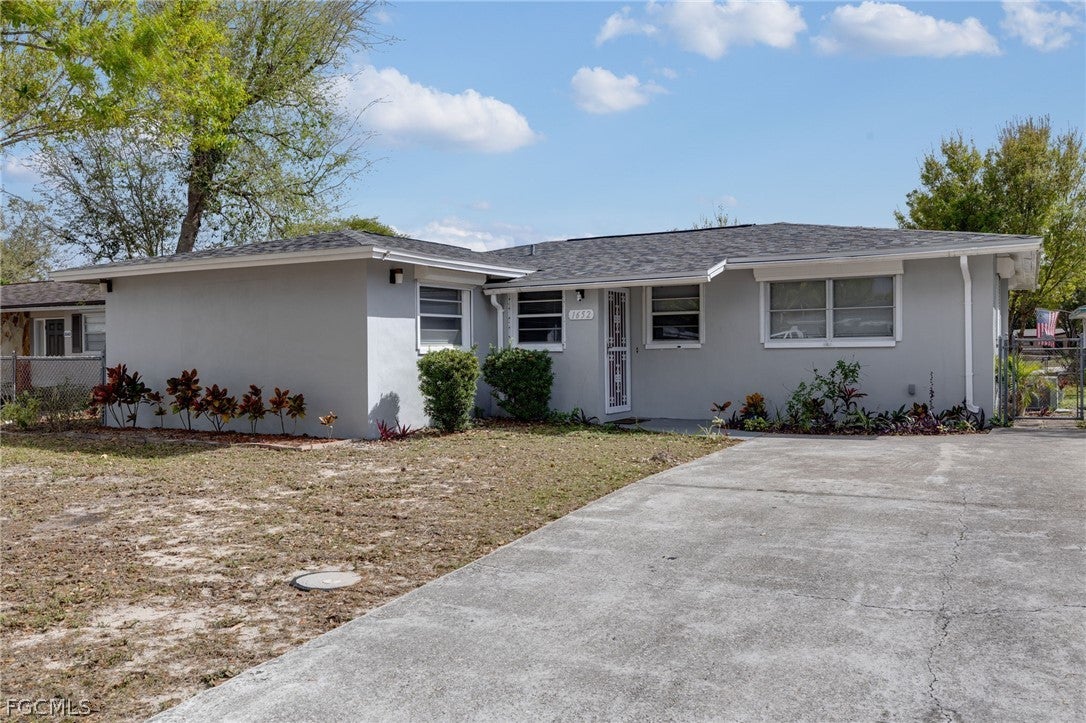 1652 Jamestown Court — photo