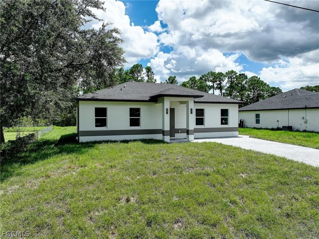 940 Lakeside Drive — photo