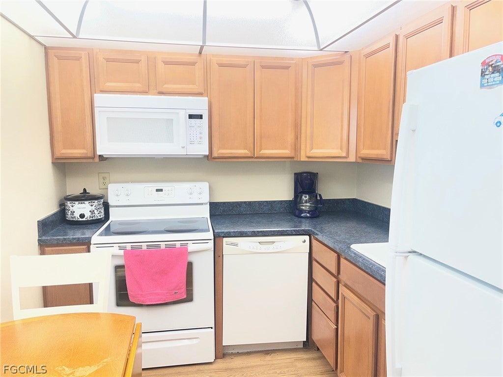 6220 Augusta Drive 301 — photo