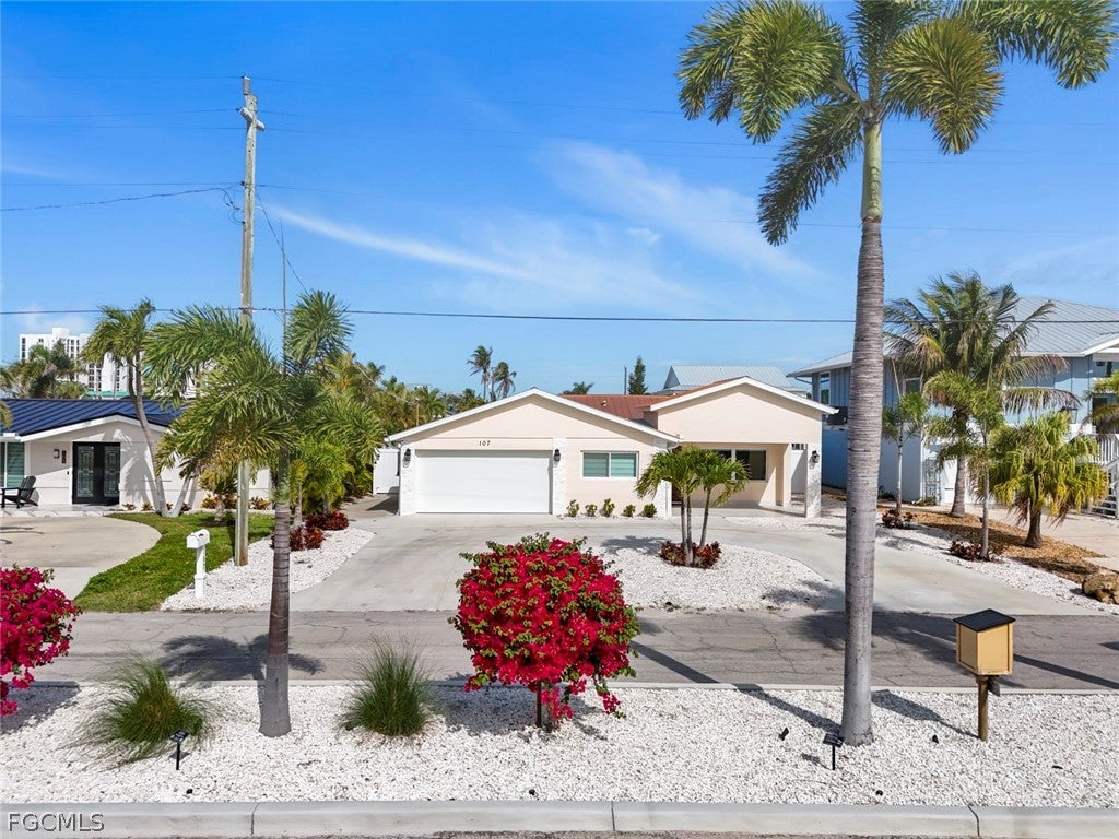 107 Albatross Street — photo