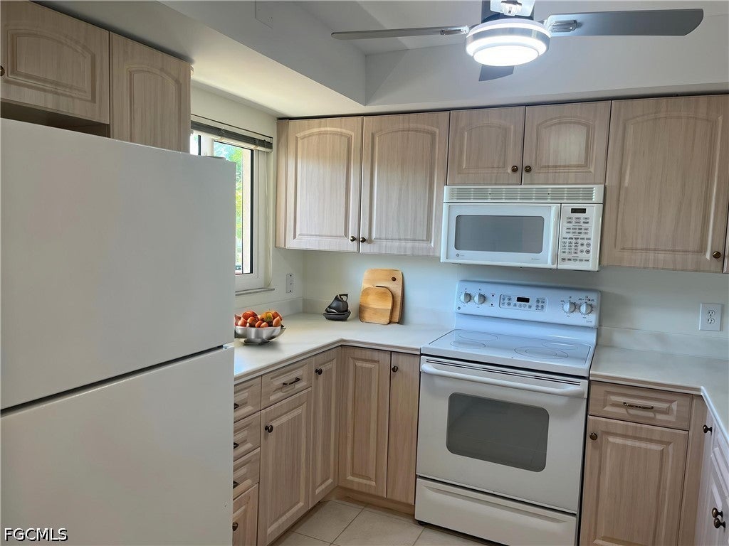 7402 Lake Breeze Drive 202 — photo