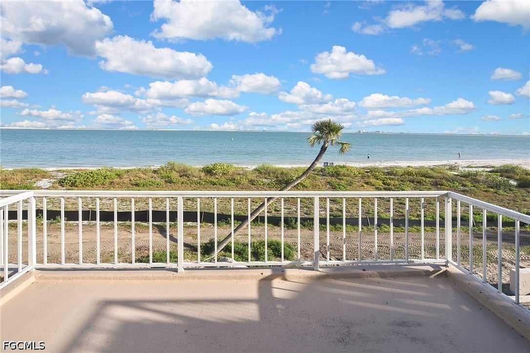 200 Periwinkle Way 225 — photo