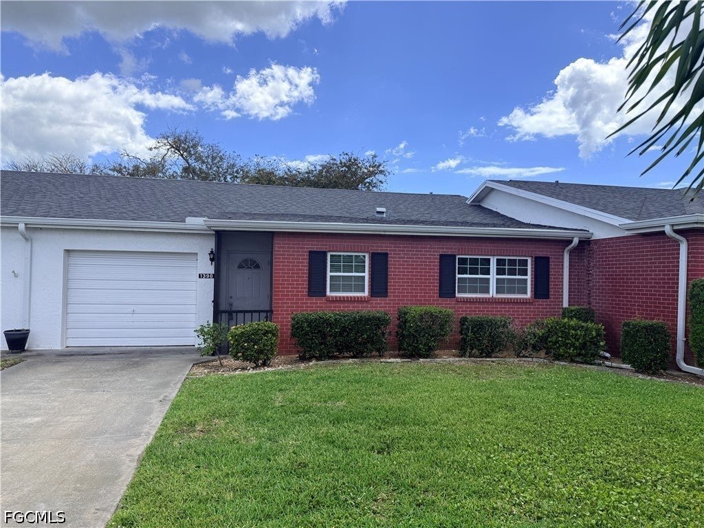 1398 Myerlee Country Club Boulevard — photo