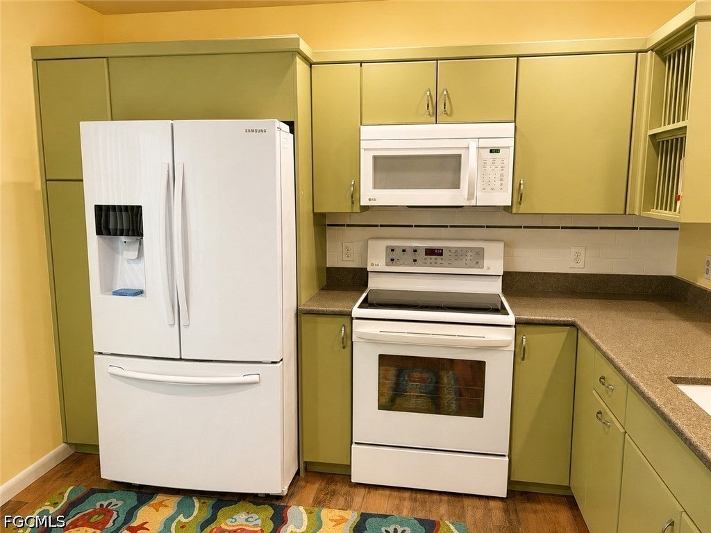 11060 Caravel Circle 201 — photo