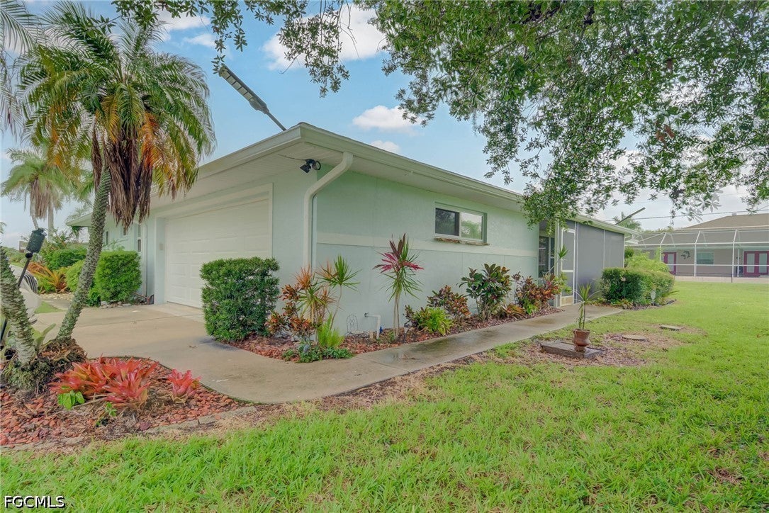 14539 Riverside Drive — photo