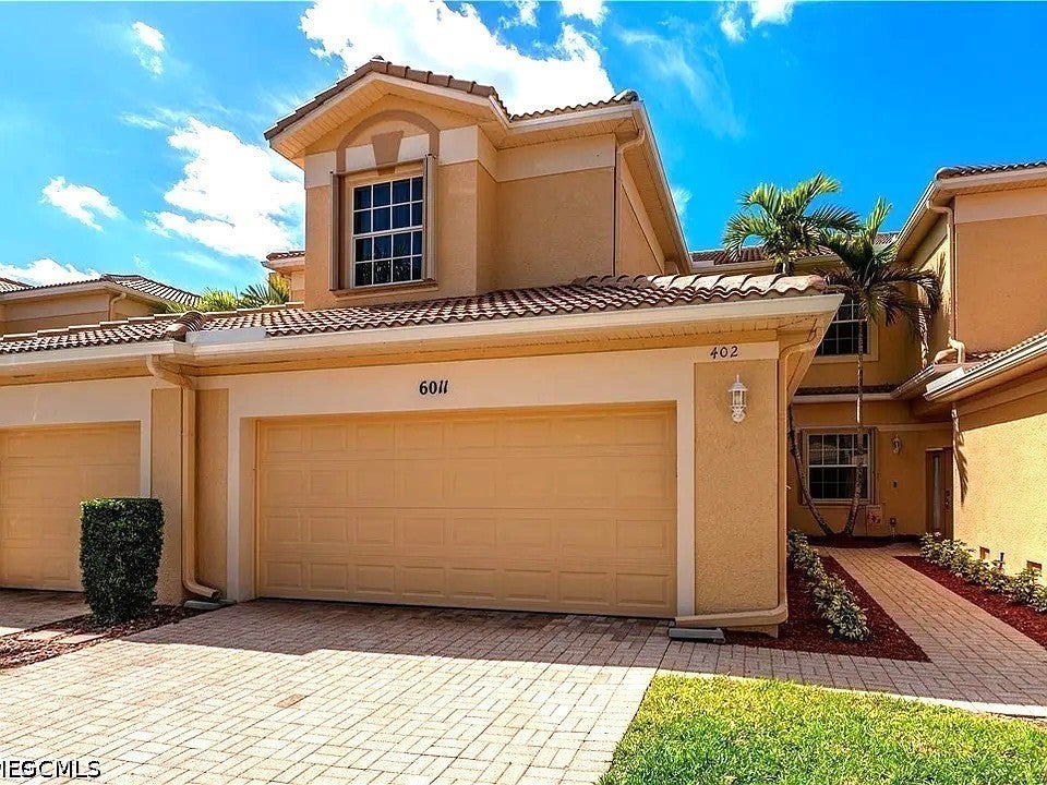 6011 Jonathans Bay Circle 402 — photo