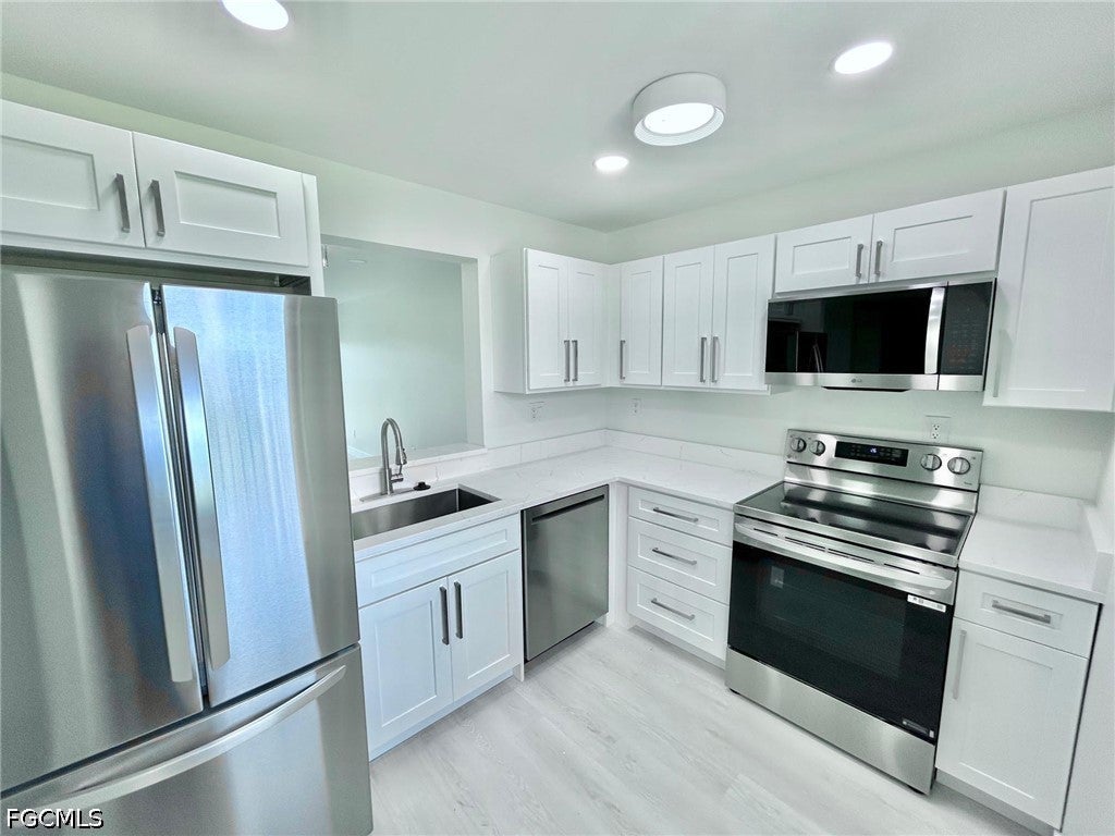 6220 Augusta Drive 413 — photo