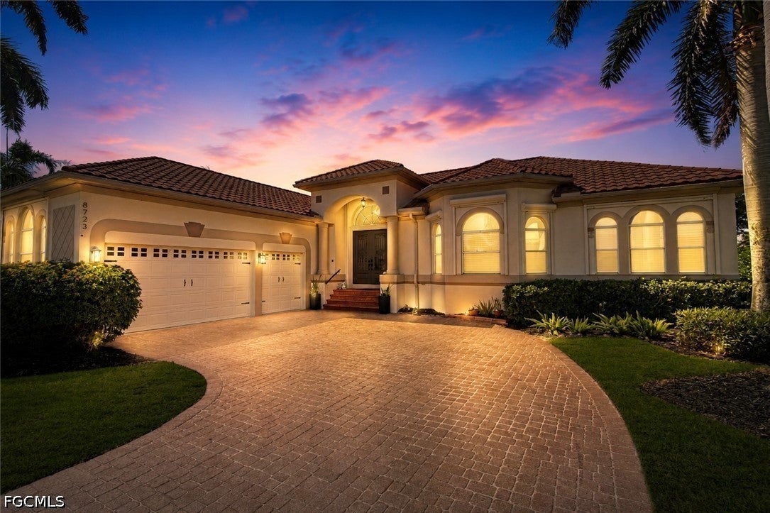 8723 S Lake Circle — photo
