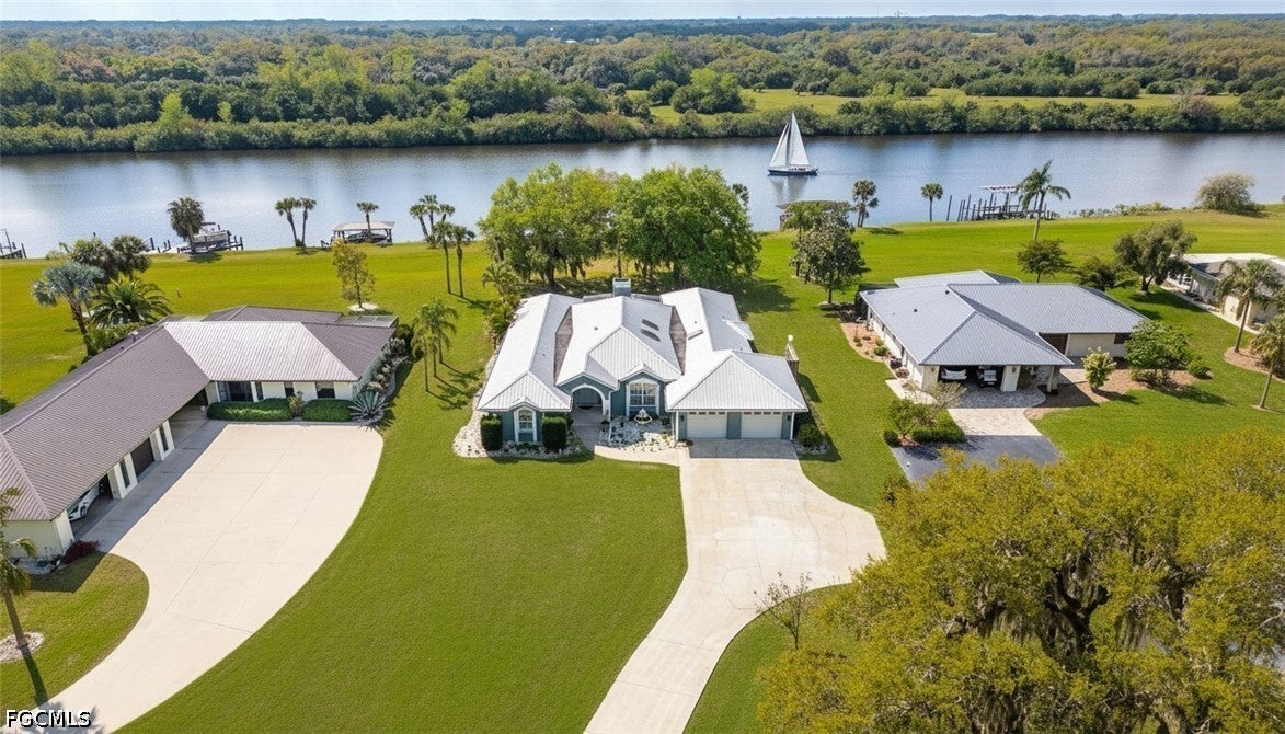 1261 Riverbend Drive — photo