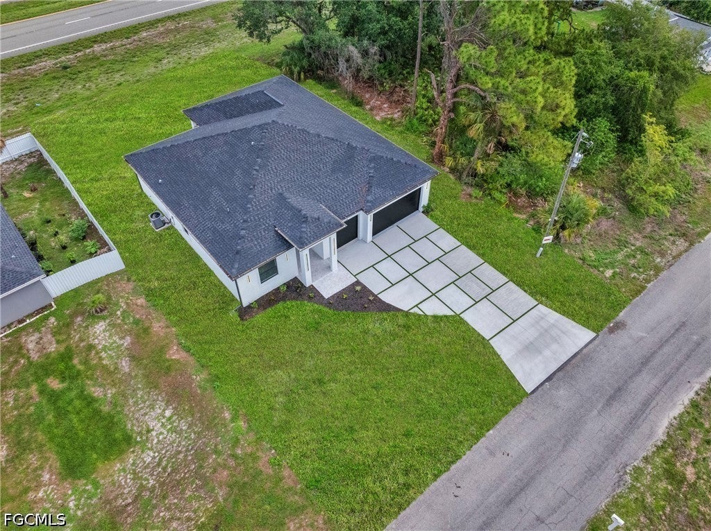 6037 N Moss Circle — photo