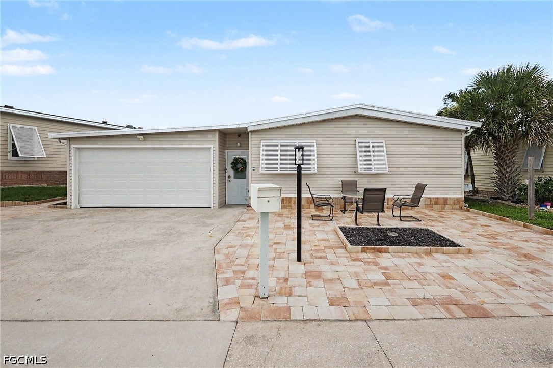 11181 Azalea Lane — photo