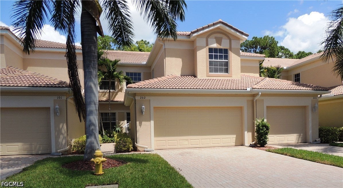 6020 Jonathans Bay Circle 202 — photo