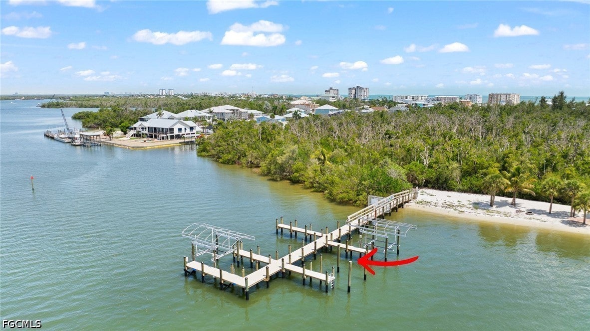 345 Mango Street 605 — photo