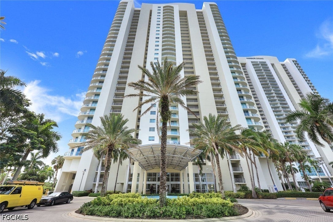 3000 Oasis Grand Boulevard 801 — photo