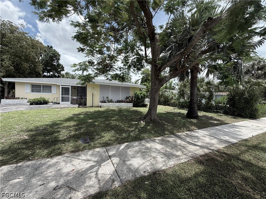 3941 Maxine Street — photo