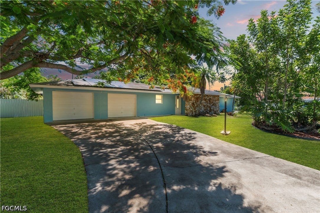 139 E Lake Drive — photo