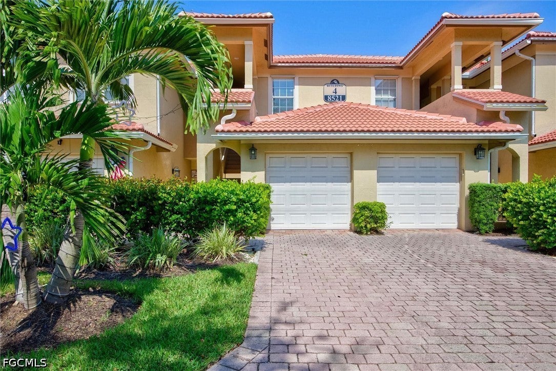 8521 Oakshade Circle 422 — photo
