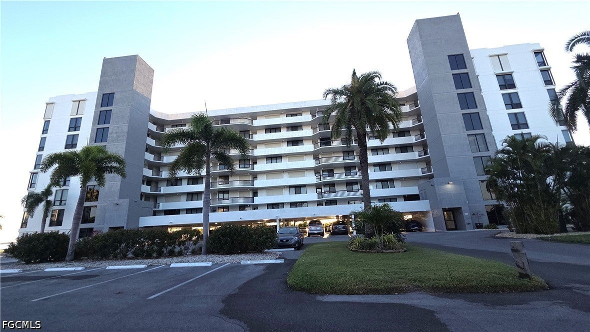 4253 Bay Beach Lane C6 — photo