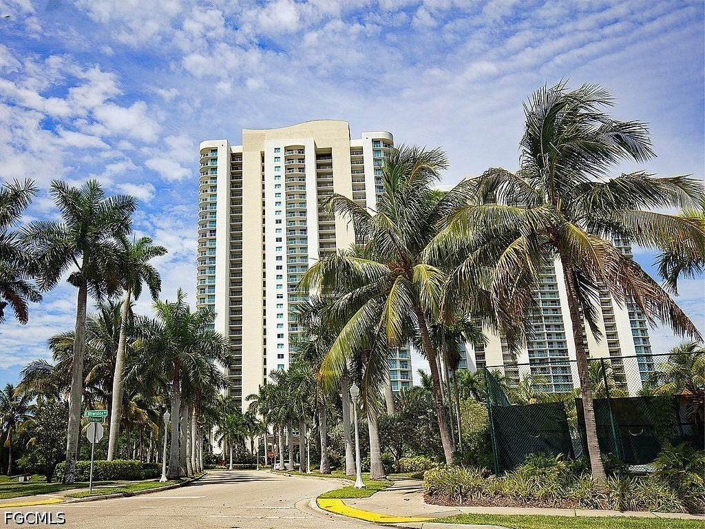 3000 Oasis Grand Boulevard 505 — photo