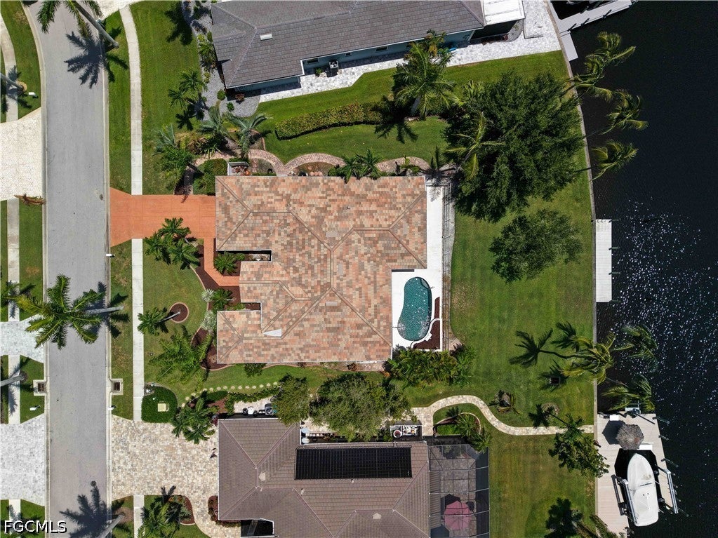 5514 Merlyn Lane — photo