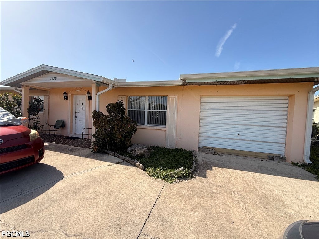 1379 Golf Drive — photo