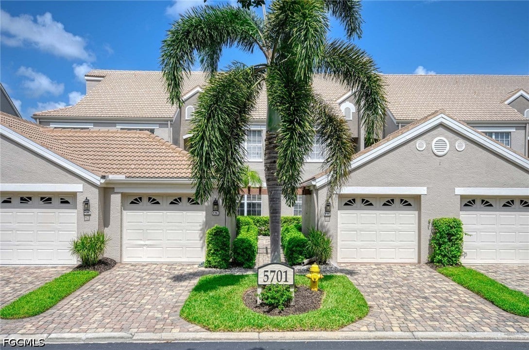 5701 Heron Lane 705 — photo