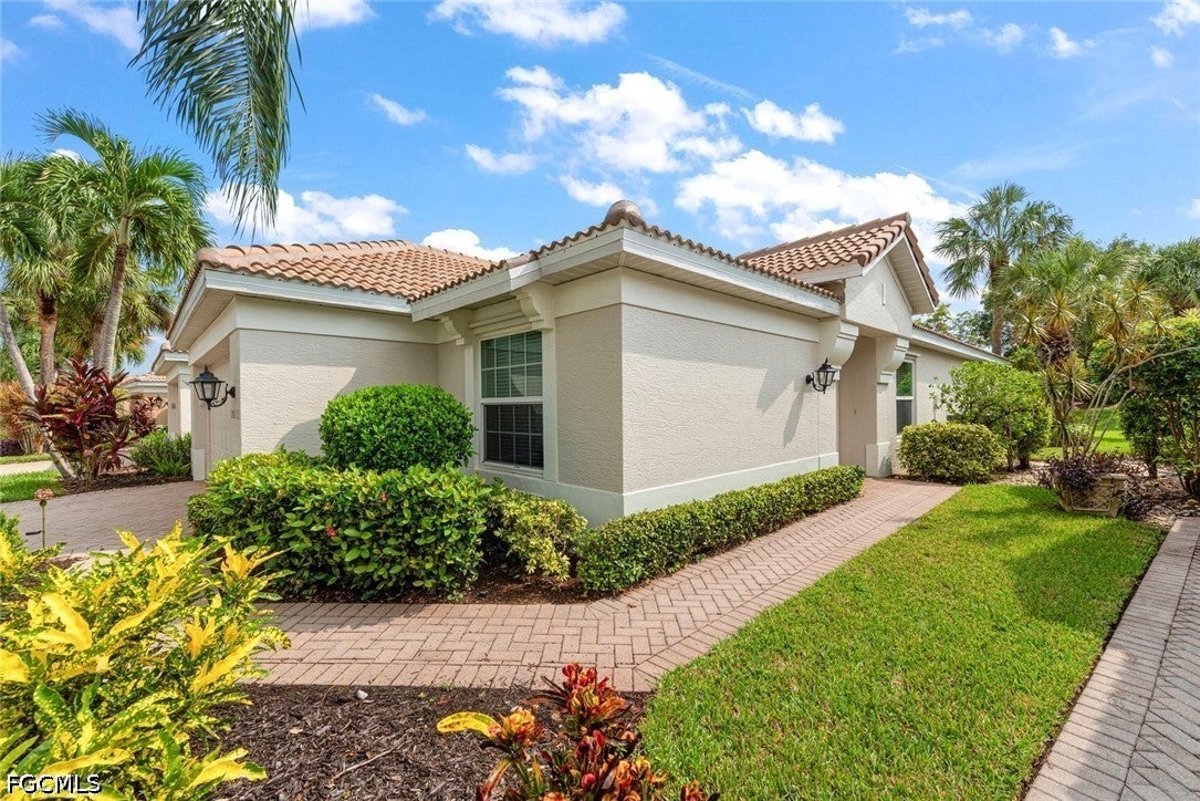 10053 Colonial Country Club Boulevard — photo