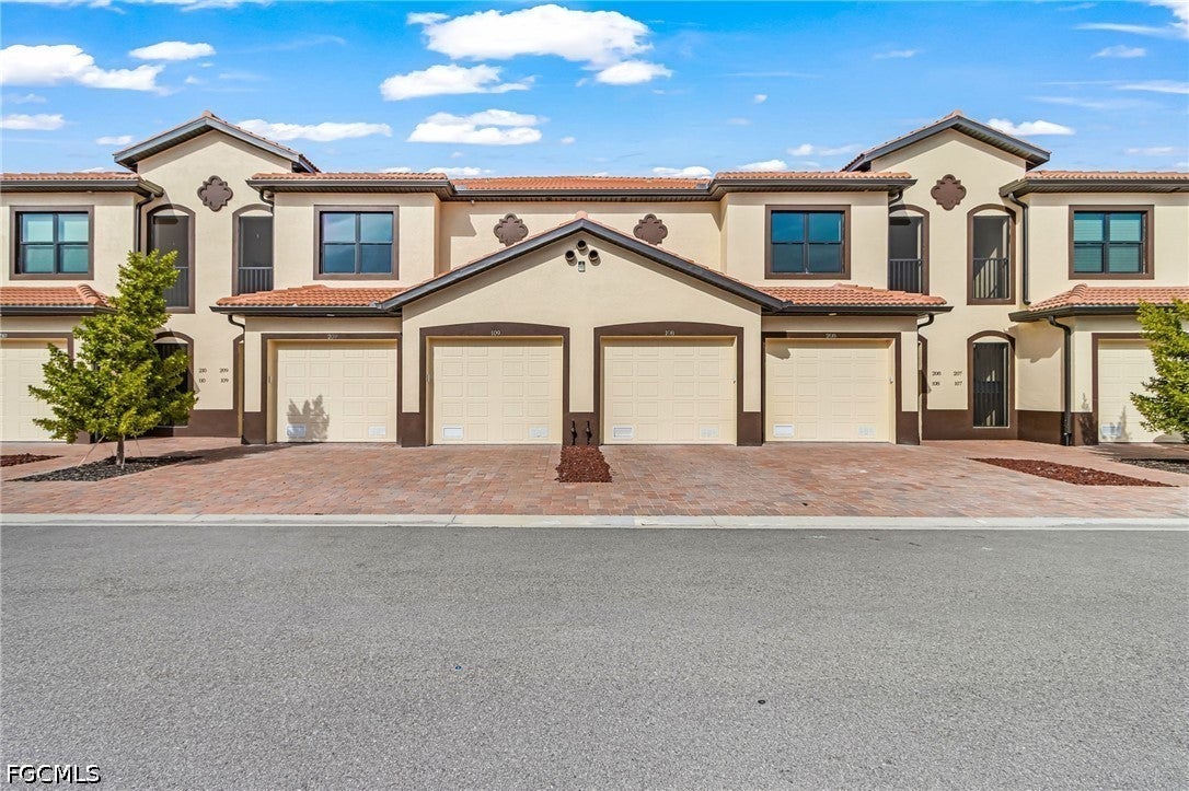 1803 Samantha Gayle Way 109 — photo