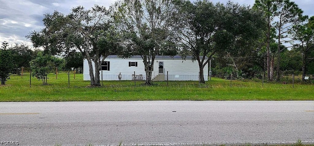 330 N Cabbage Palm Street — photo