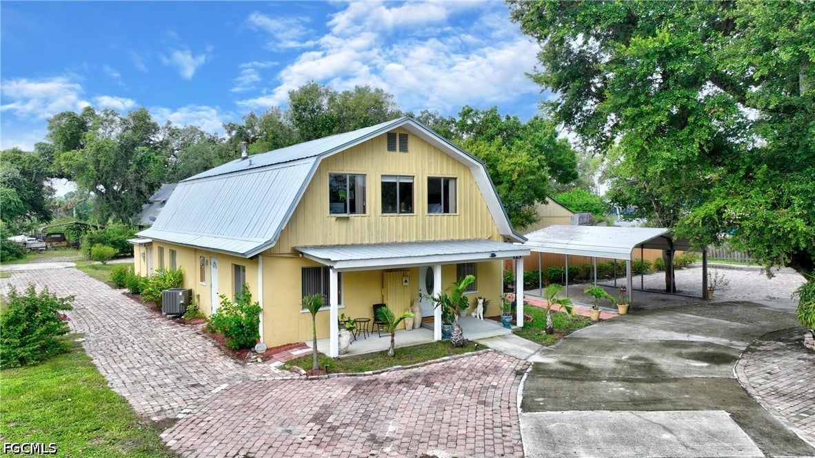 123 Riverbend Drive — photo