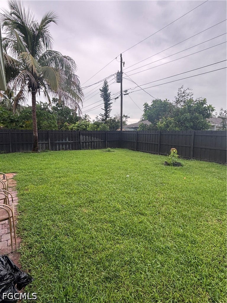 Home in Fort Myers, FL 33907 — photo 3