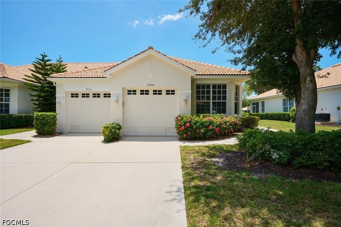 8909 Bristol Bend — photo
