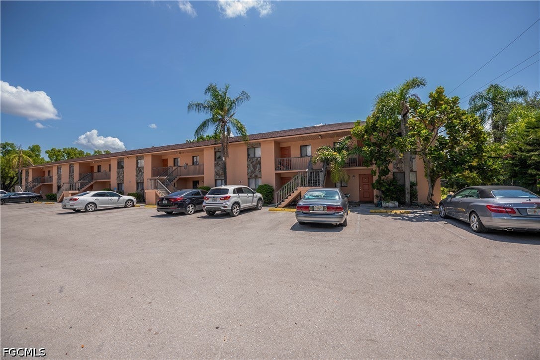 2700 Park Windsor Drive 713 — photo