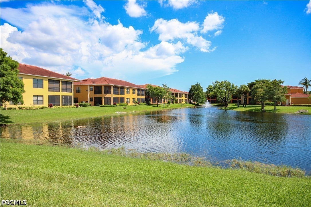 15811 Prentiss Pointe Circle 102 — photo