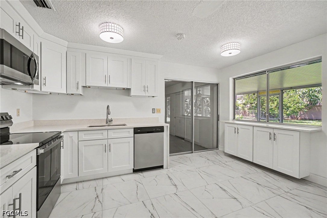 638 NE 15th Court — photo