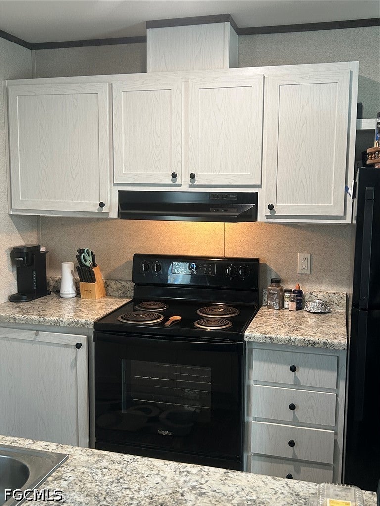 Home in Fort Myers, FL 33908 — photo 3