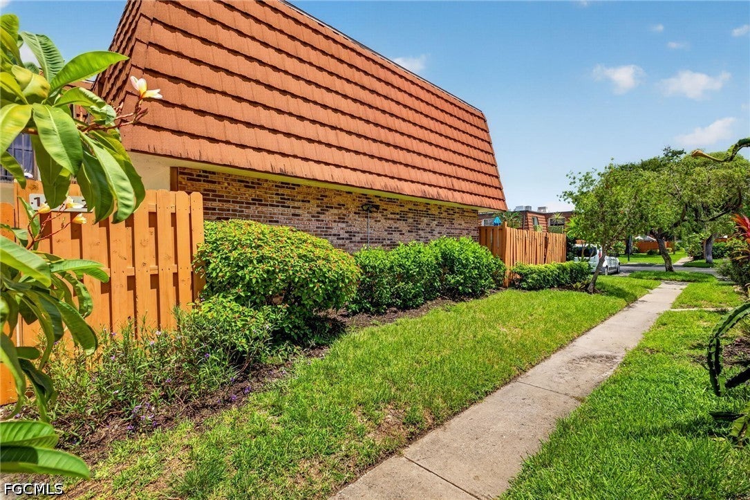 1448 Park Shore Circle 2 — photo